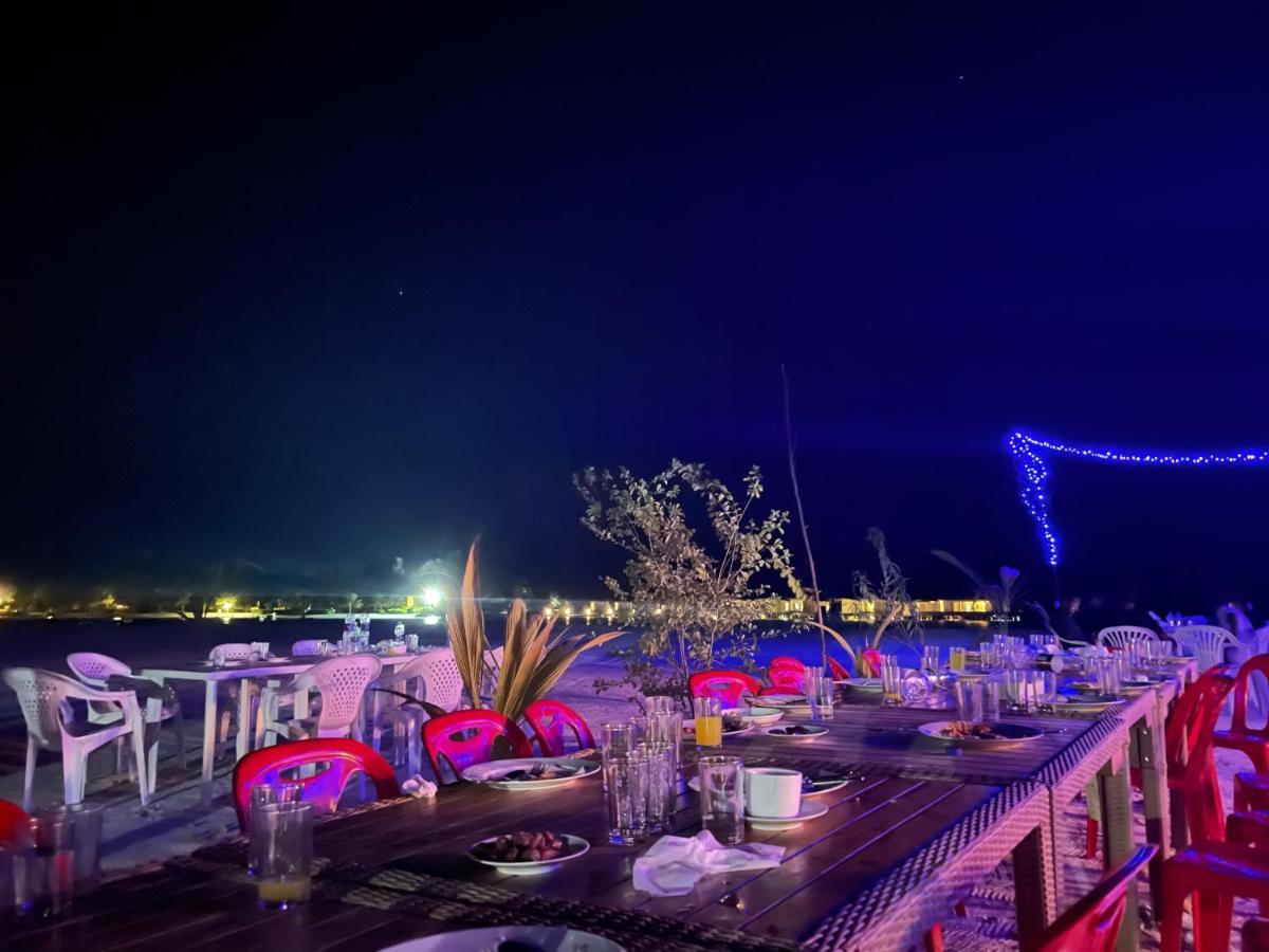 ホテル La Isla Tropica グライドゥ エクステリア 写真